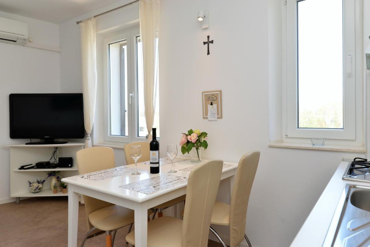 Beach Apartment Vami With Sea View Муртер Екстер'єр фото